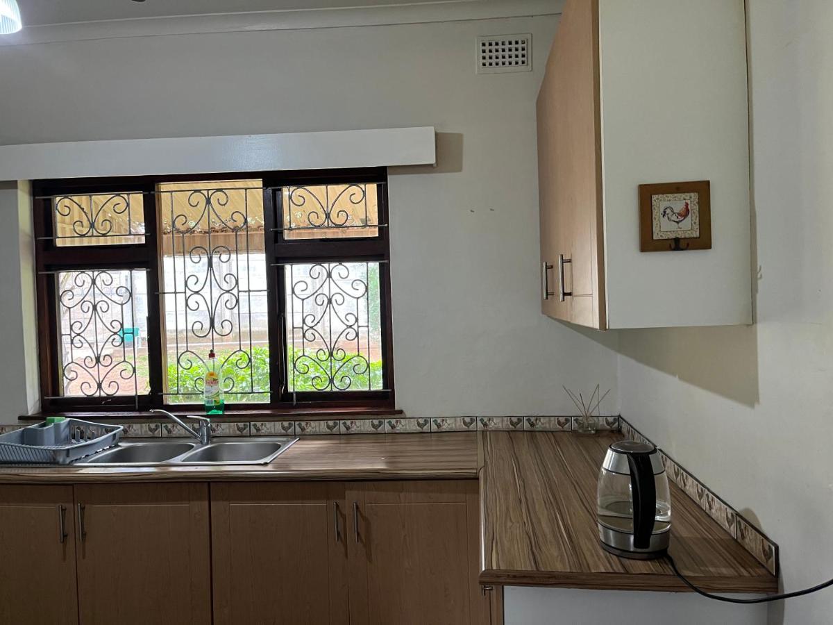 10 St Johns - House Villa Port Shepstone Eksteriør billede